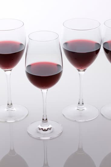 Can Red Wine Cause Dark Stool?